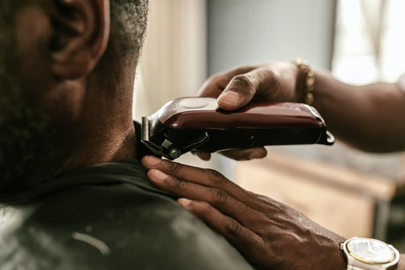 What to Know Before Becoming a Barber